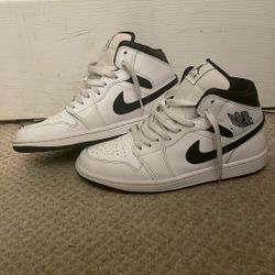 Reverse panda mid Jordan 1s