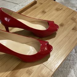 Red Patent Leather ladies Pumps Size 8 Medium