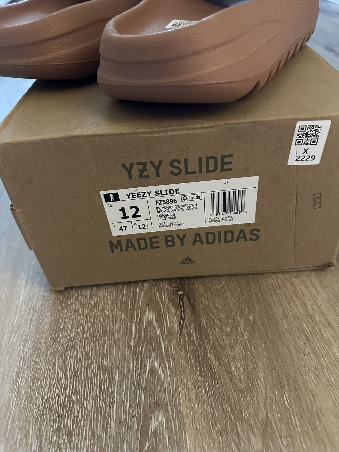 Yeezy Slides