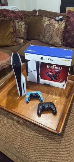 Ps5 slim 1TB great condition 2 controllers