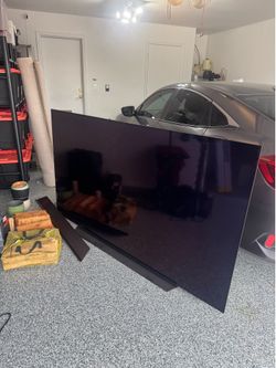 LG OLED 83” (Cracked Screen)