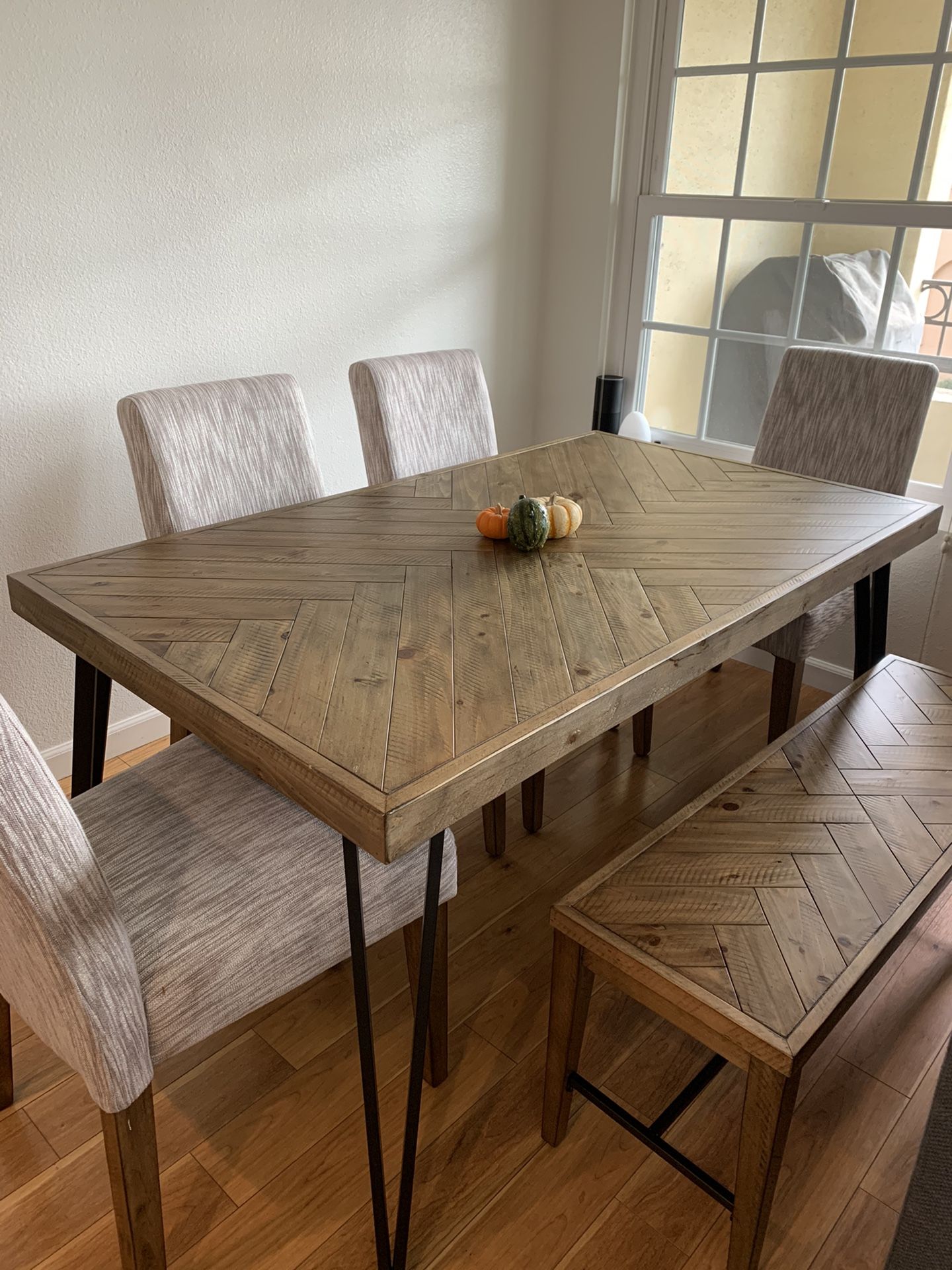 Beautiful wooden dining table- like new! (Table only)