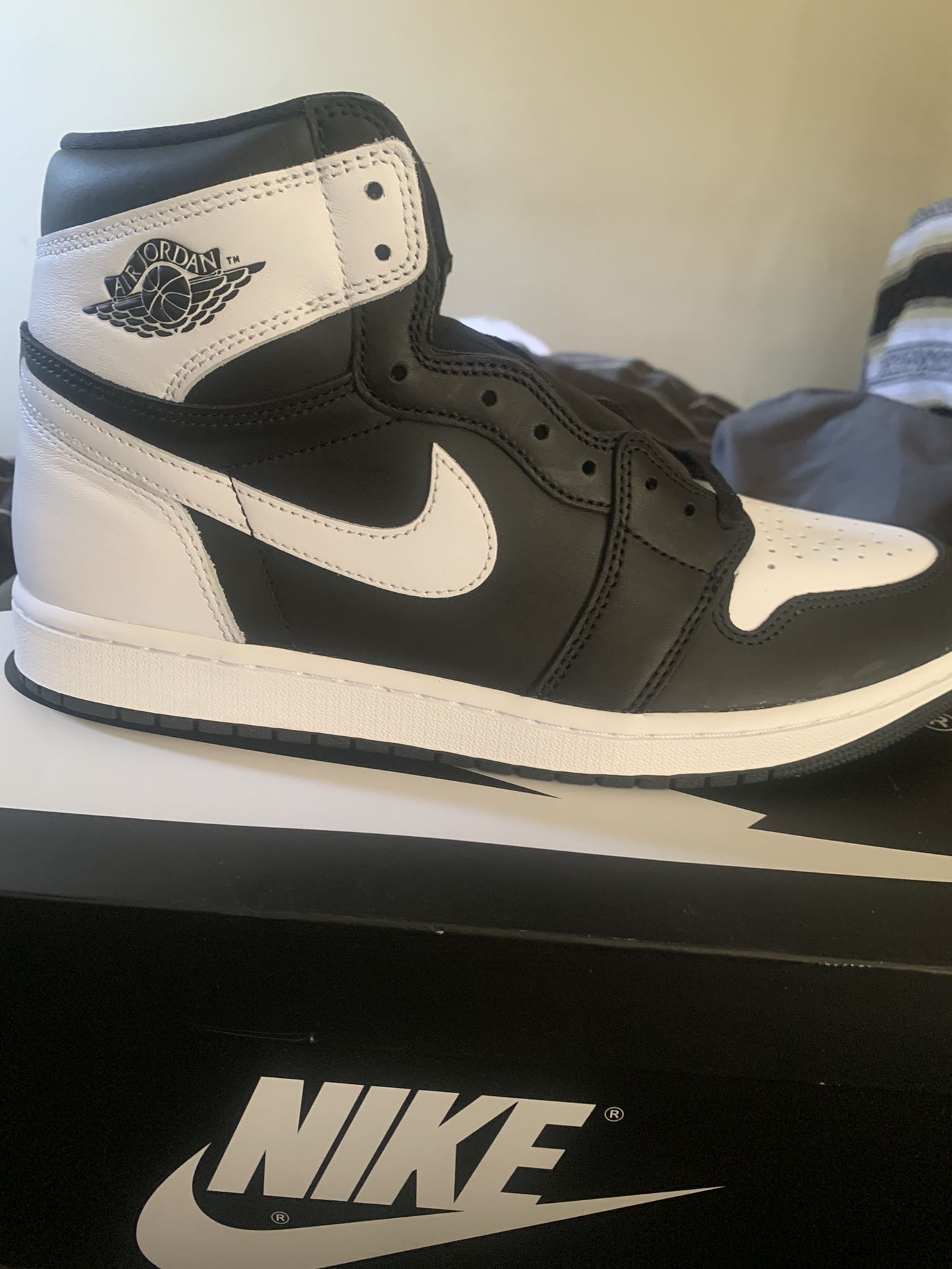 **BRAND NEW**Jordan 1 High OG ‘Reverse Panda’