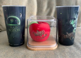 Wizard of Oz souvenir cups and foam apple with container from the Sphere in Las Vegas In excellent condition