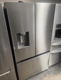 Deal: Samsung 3‑Door Refrigerator, Stainless w/ Water – Clean