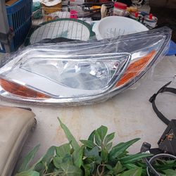 2012-2014 Ford Focus Right Side Headlight