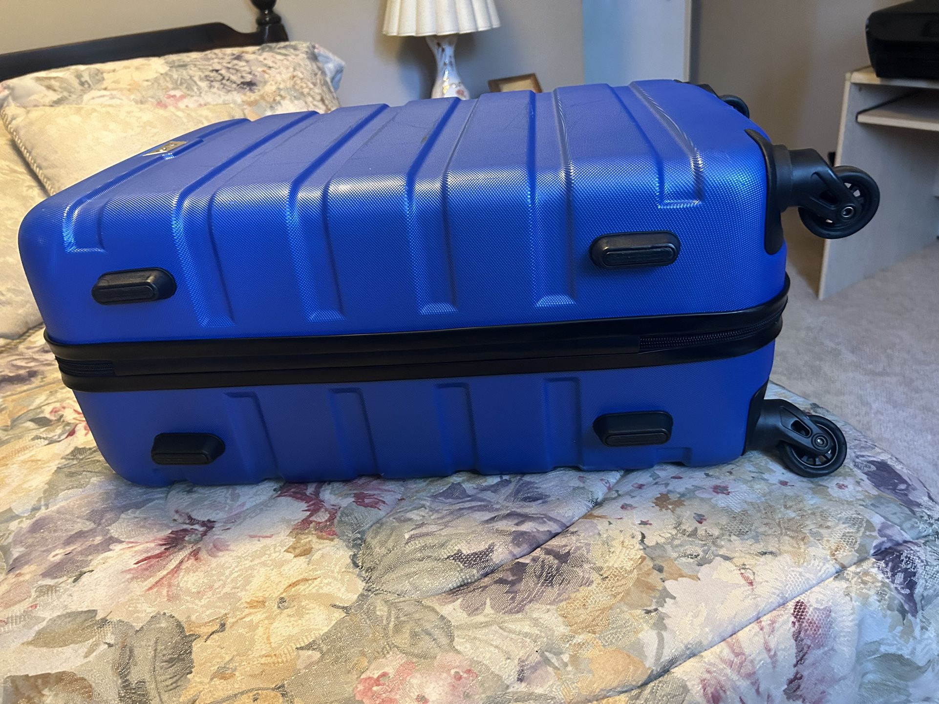 Cool Life Luggage Set for Sale in Puyallup, WA - OfferUp