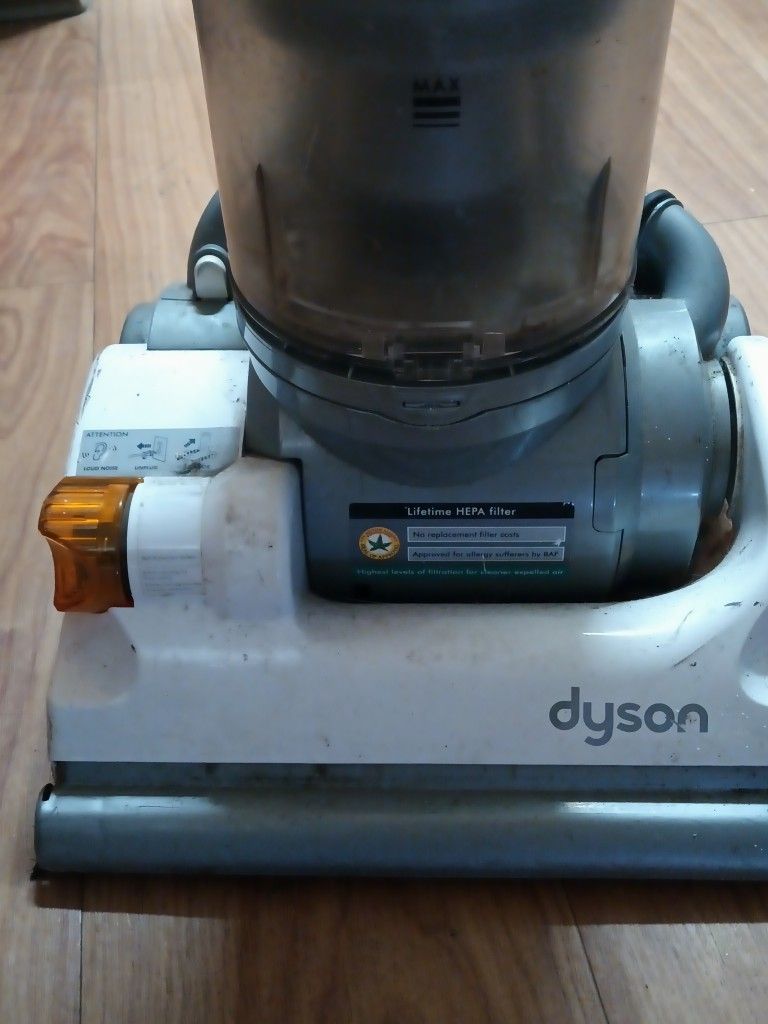 Dyson Vacuum 