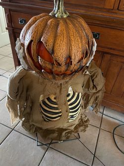 Pumpkin & Skeleton Halloween animatronic