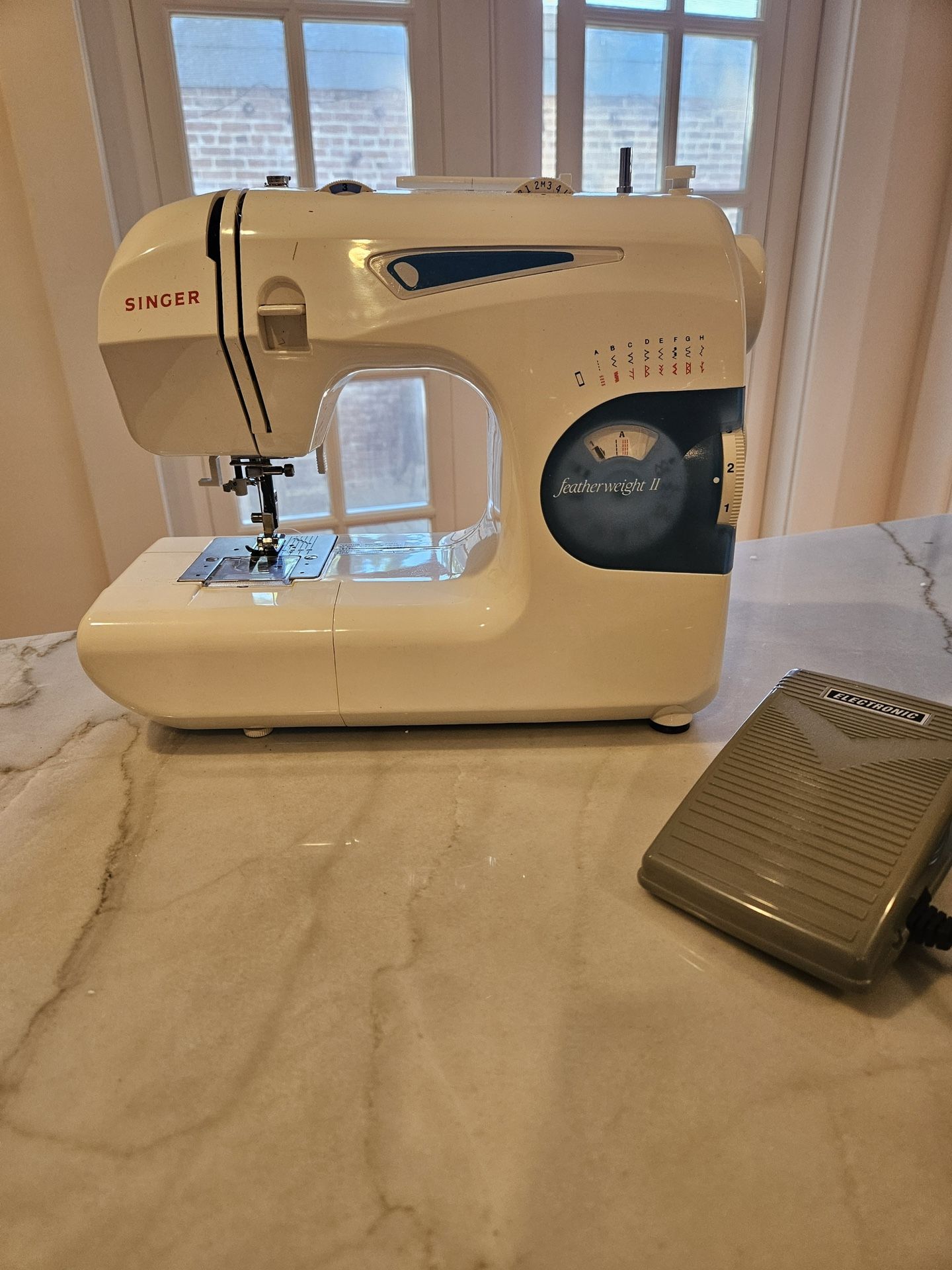 Singer Featherweight 2 Sewing Machine.