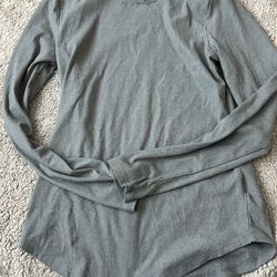 grey cut off long sleeve top