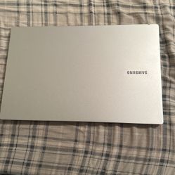 Selling Laptop 