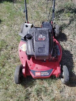 Toro super recycler mulching lawnmower