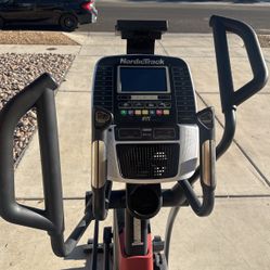 Elite Nordic track Elliptical