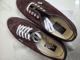 Vans Premium

Authentic Reissue 44 in the "Potting Soil

Brown" colorway