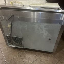 Salad Bar Refrigerator (free)