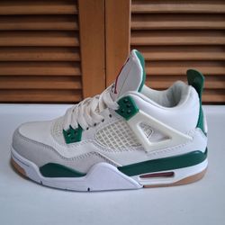Nike Air Jordan 4 x Nike SB Retro Pine Green Women's Size 5.5 DR5415-103