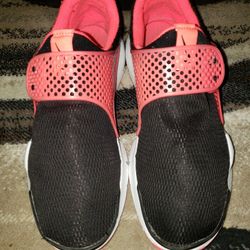 Nike Size 7 Athletic Shoes