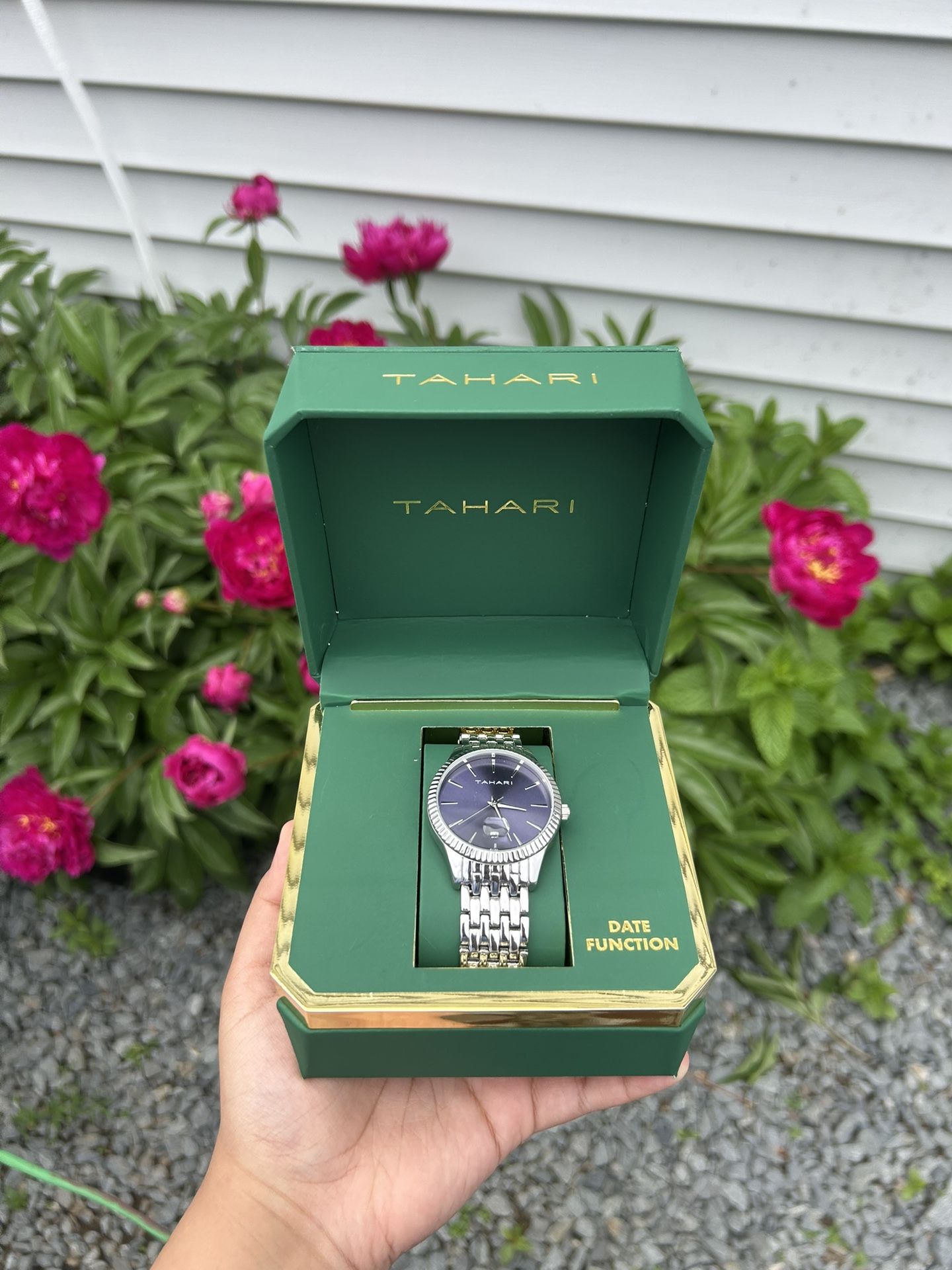 TAHARI Watch