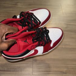 MEN'S AIR JORDAN RETRO 1 LOW CASUAL SHOES