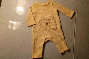 NB-0M baby Winnie the Pooh romper