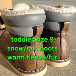 Toddler Boots Great For Rainy Days Or The Snow Size 9