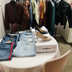 Women’s clothing, 31 Items total, 9 Express jeans sizes 4-6 , 3 Aldo’s shoes size 8,  2  express jackets,  1 Hollister Jean jacket, 1 Hollister sweate