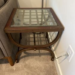 Pier 1 End Table
