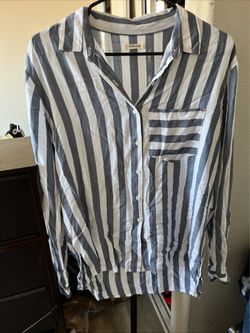 SNEAK PEEK Women Sz M Blu & White Stripe Long Roll Tab Sleeve Button Down Shirt