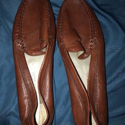 Comfortable brown leather loafers  Size 9.