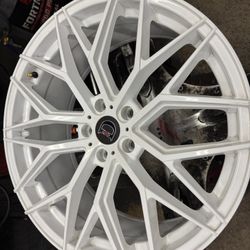 20”   20x8.5 white wheels 5x4.5 et 40 offset Set of 4 used