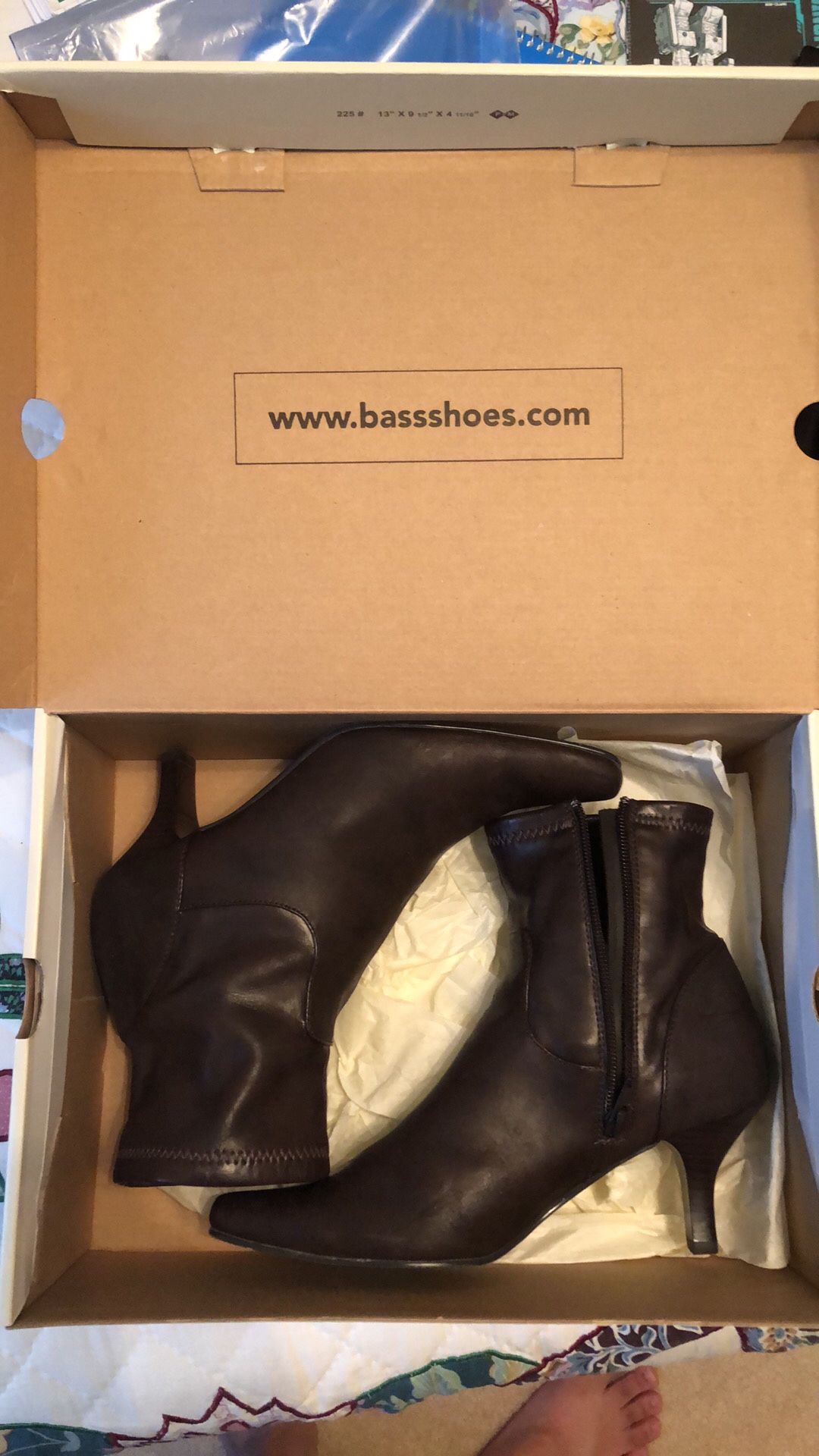 Dark brown women shoe