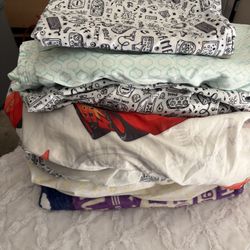 Free Sheets And Pillow Covers ( Twin Size)