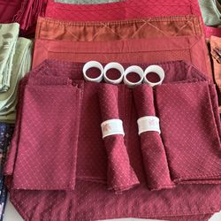 TABLE CLOTHS , NAPKINS  AND PLACENATS