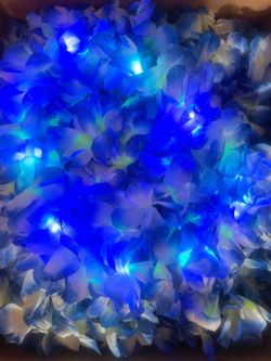 30 PC Glow Flashing Flower Necklaces for Parties and Events - Lightly Used
