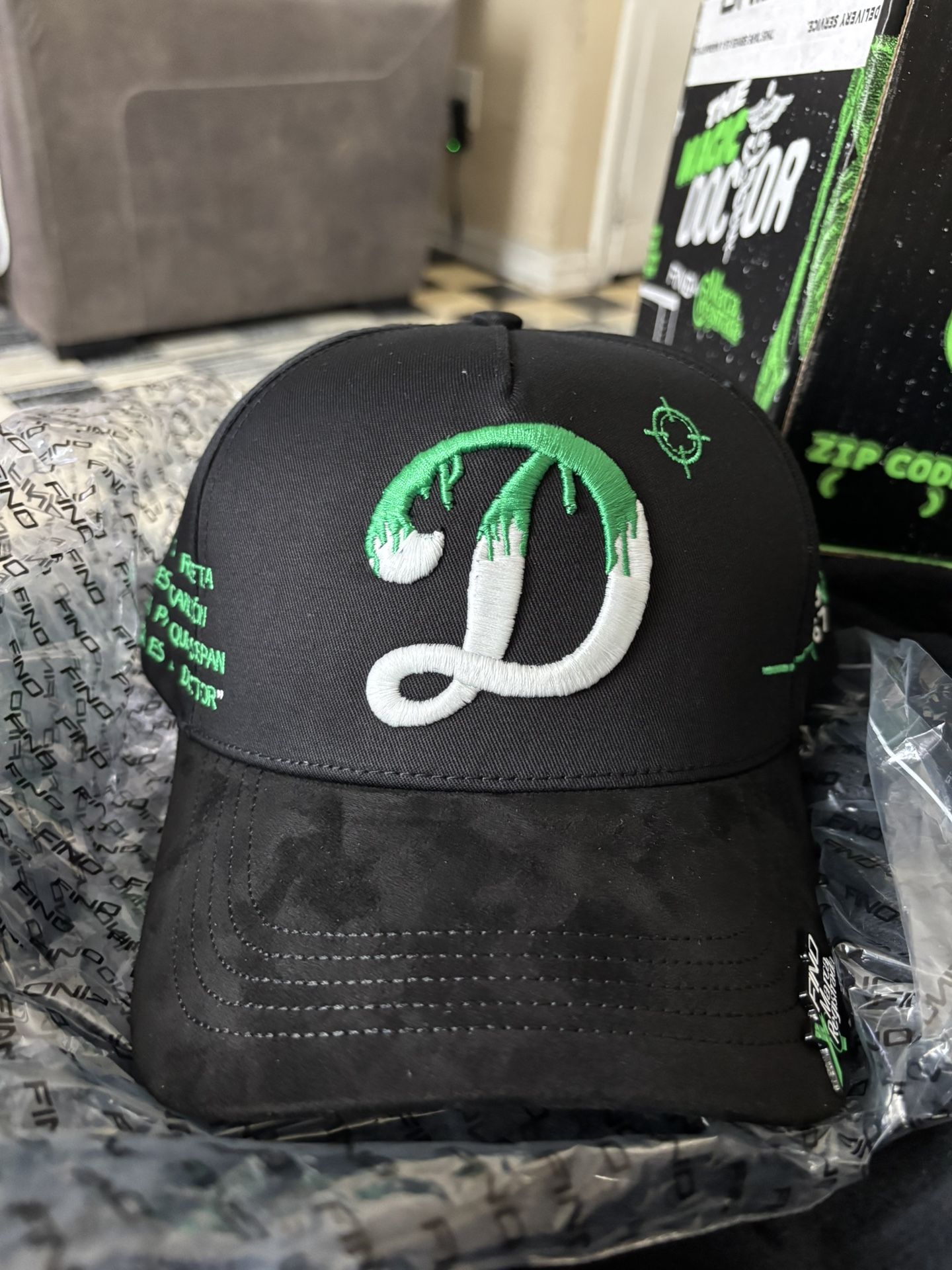 Gallo Fino X marca Registrada Collab 