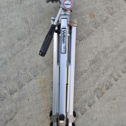 VELBON CAMERA TRIPOD EXCELLENT $10