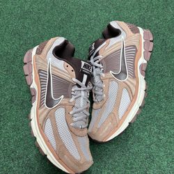 NIKE ZOOM VOMERO 5 DUSTED CLAY SIZE 11.5