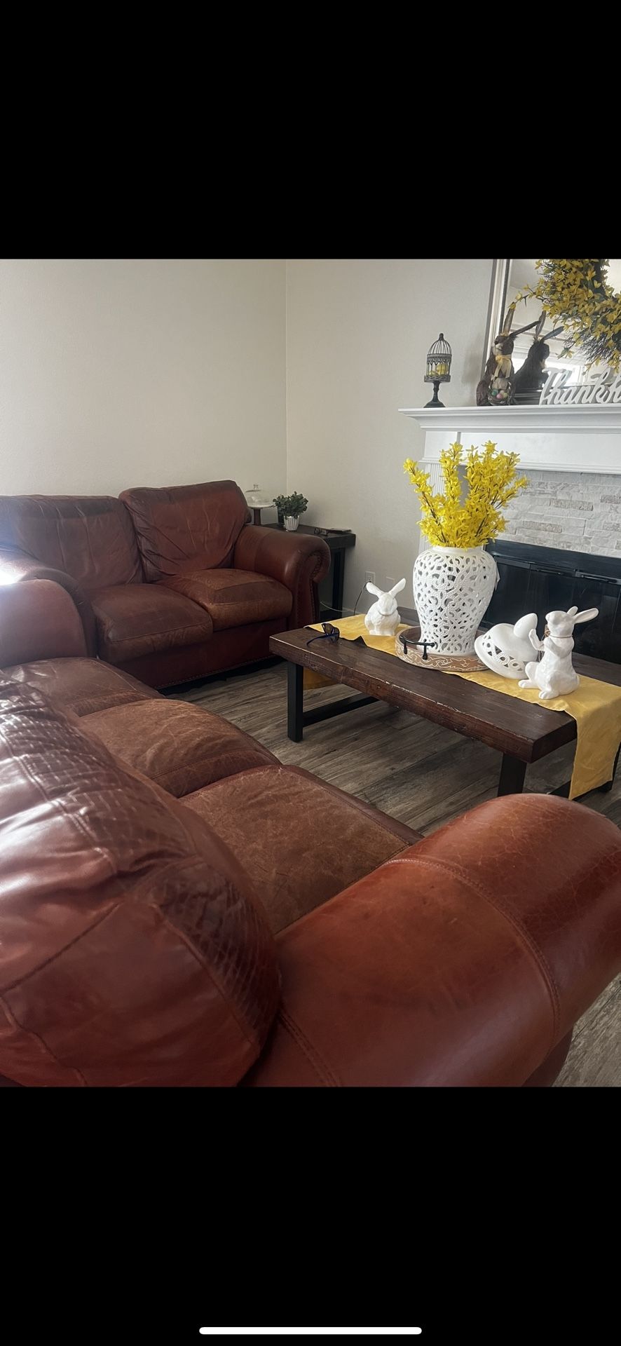 Costco Leather Couch And Love Seat In very Good Conditions