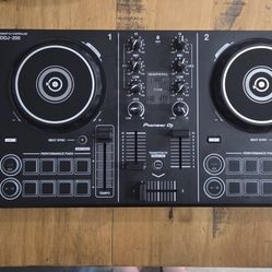 Pioneer DDJ-200 Smart DJ Controller