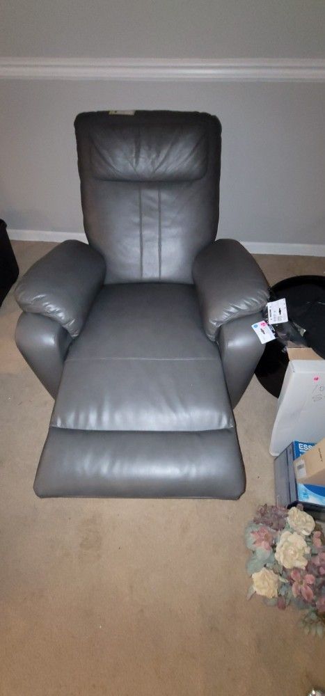 Misc Items and furniture! June 27th-29th yorkville area! Message me