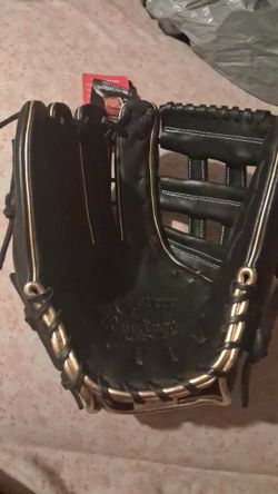 Right Rawlings Baseball Glove with Tags