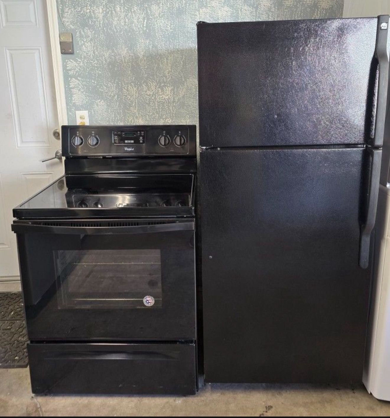 Refrigerator And Range 