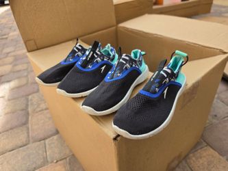Speedo 2 pairs of kids water shoes size S size 1