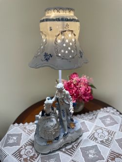 Porcelain Figurine Table Lamp
