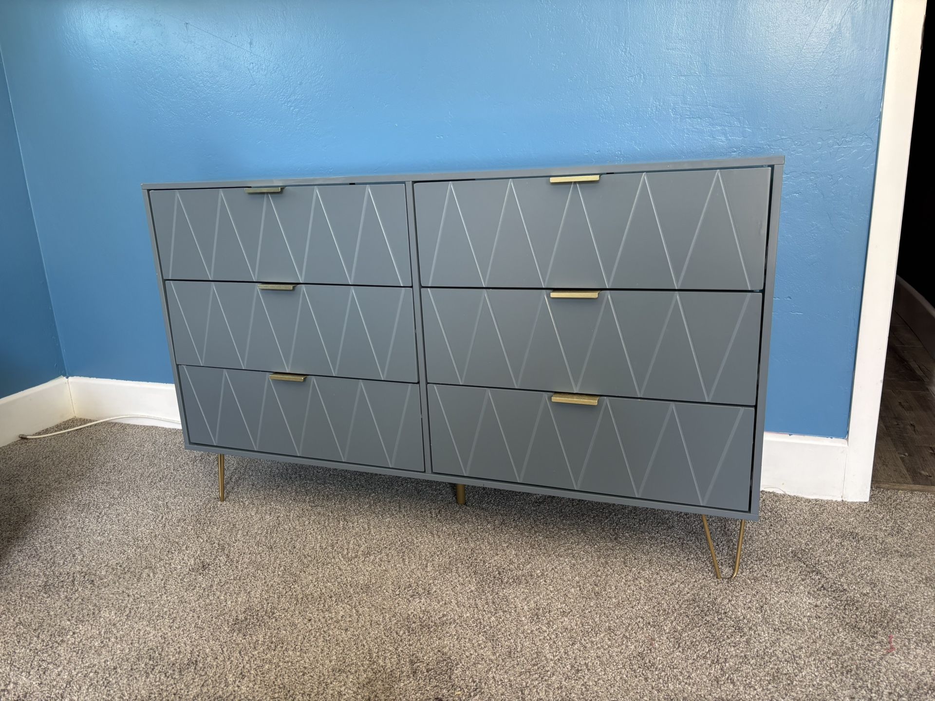 Decorative Dresser / Vignette