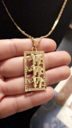 Chain and pendant 🐘