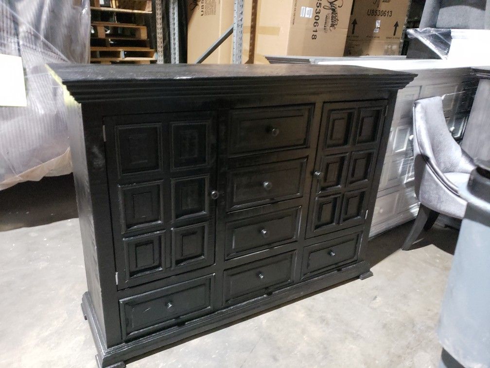 Dresser With Mirrors