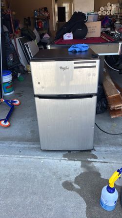 Whirlpool mini fridge