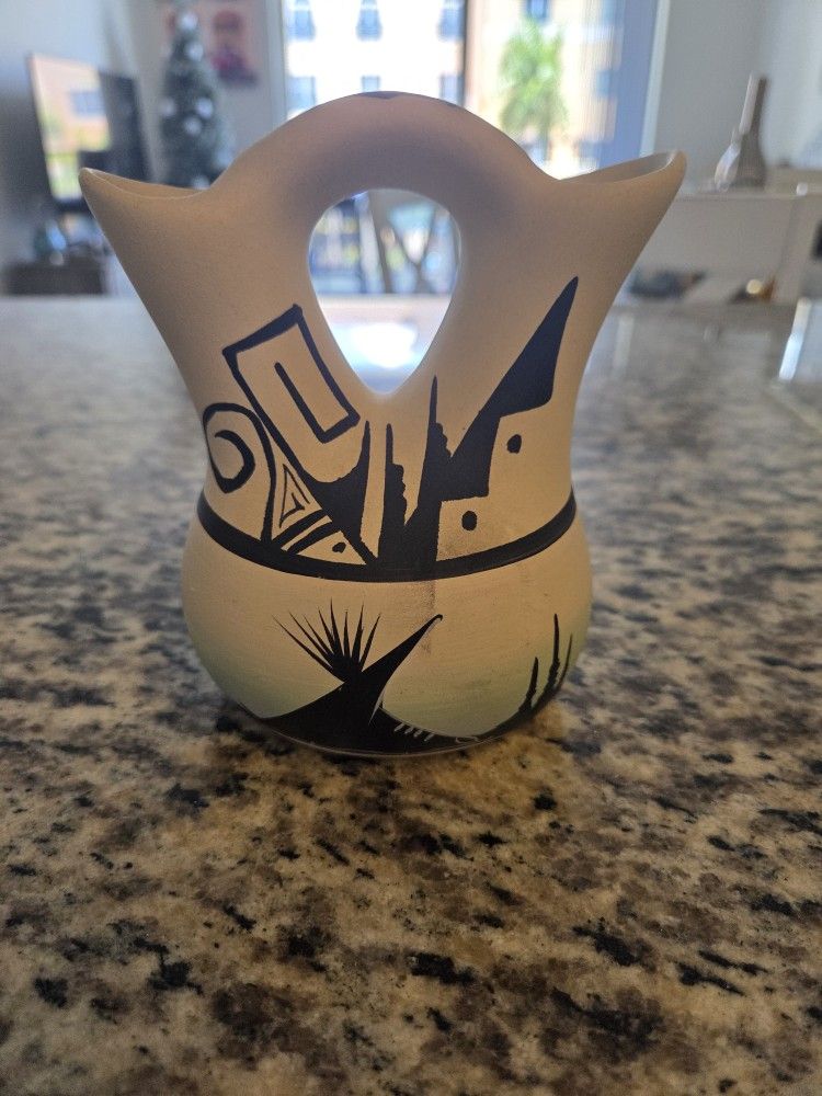 Navajo Wedding Vase With 2 Spouts